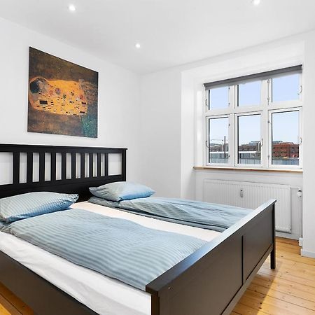 Aday - Apartment Suite Aalborg Center エクステリア 写真