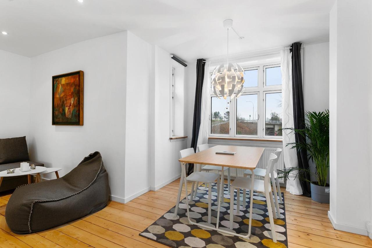 Aday - Apartment Suite Aalborg Center エクステリア 写真