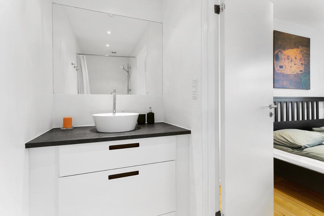 Aday - Apartment Suite Aalborg Center エクステリア 写真