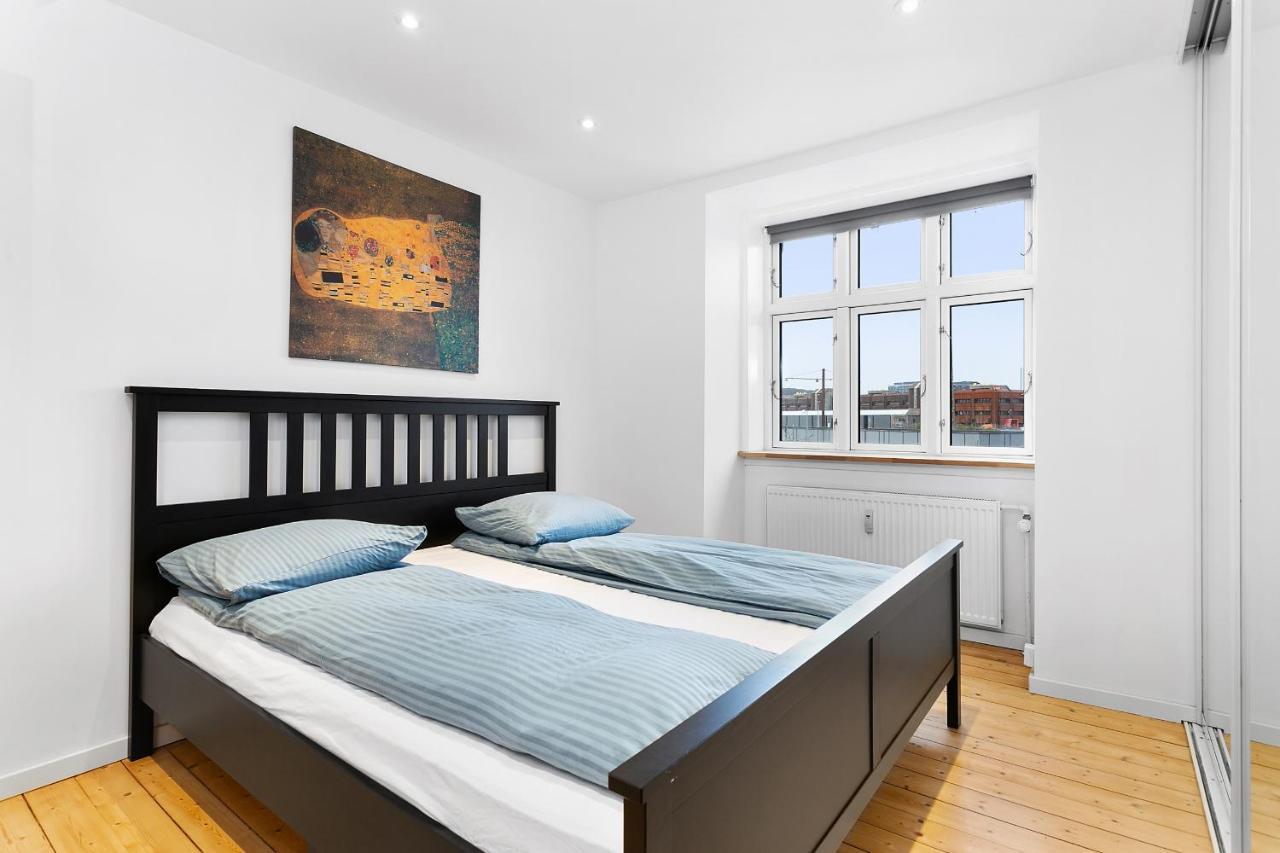 Aday - Apartment Suite Aalborg Center エクステリア 写真